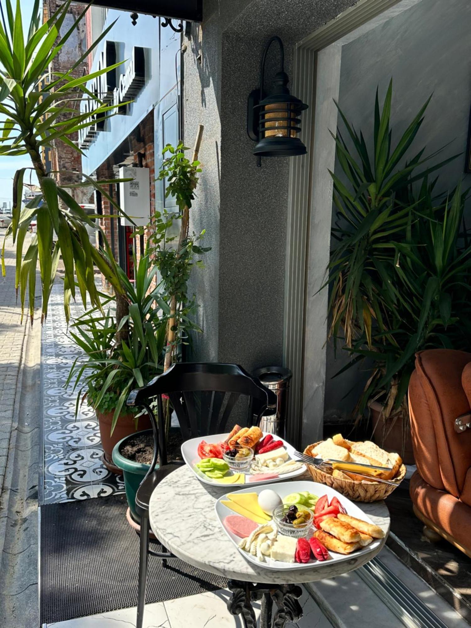 Avrasyaqueen Hotel Istanboel Buitenkant foto